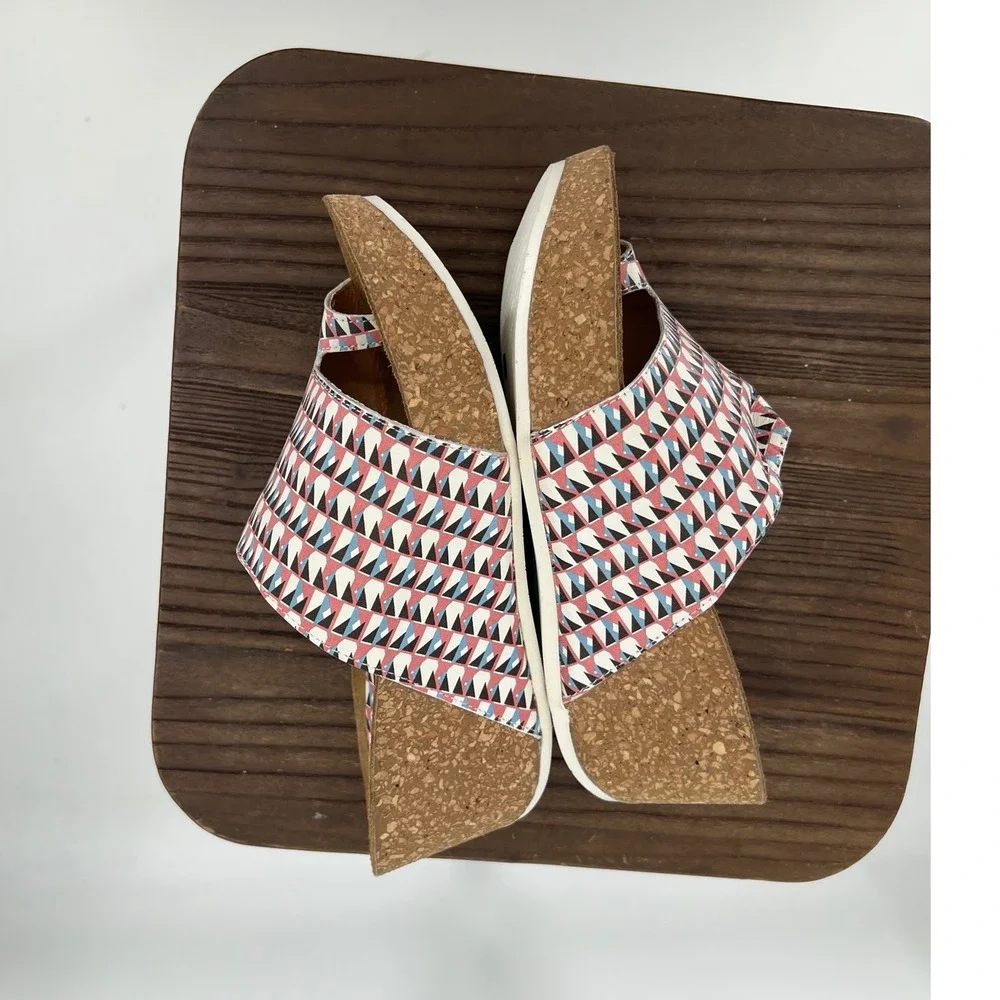 Donald Pliner Ginie-08 Geo Jungle Print Wedge Sandals, Size 7.5 — NWT